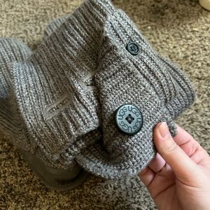 Size 9 gray knit uggs